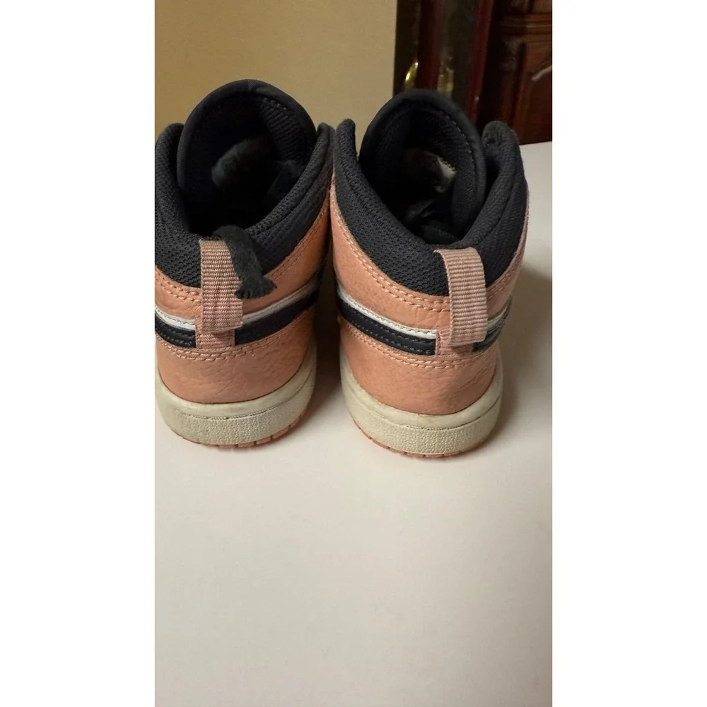 Nike Air‎ Jordan 1 Mid Pink Quartz kids athletic shoes sneakers size 13c